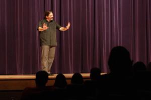 Internationally known Deaf comedian visits school