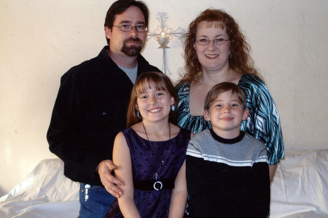 The Cummings family during Averys childhood, before the birth of Averys younger brother.