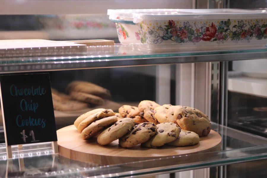 Fresh+chocolate+chip+cookies+for+sale+in+the+Canyon+High+bakery.+The+bakery+serves+Monday+through+Friday%2C+from+8%3A45+to+2%3A45.+Theres+nowhere+else+on+campus+that+you+can+find+this+kind+of+food%2C+Bentley+Wesbrooks+said.+Its+all+made+by+us.
